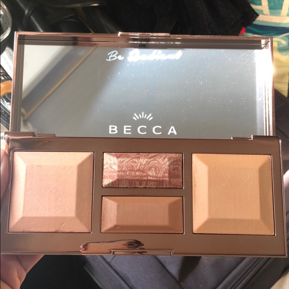 NEW!! Becca Be a Light Contour Palette-medium/dark
